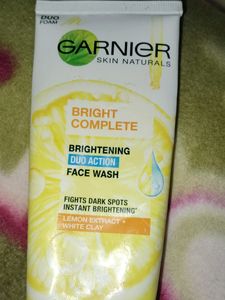 Garnier (Bright Complete) Face Wash
