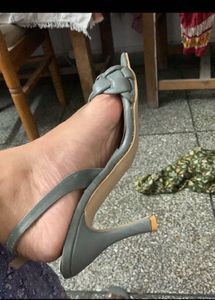 Get  Classic Kitten Heel