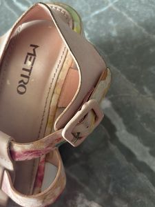 Metro Floral Sandals