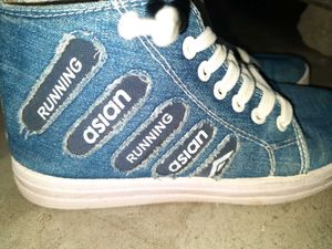 Asian Sneakers For Women