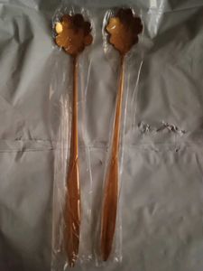 Golden Flower &amp;  2  Spoon