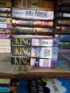 New Book Set Narnia And Danielle Steel Rs600 Each.
