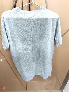 Grey tshirt
