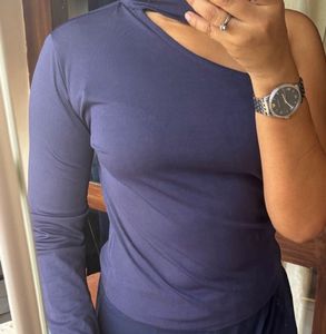 Chic Asymmetrical Top