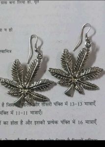 Stylish Silver Leaf Design Earrings
