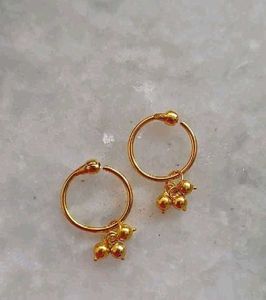 Beautiful New Small Earrings Gold
