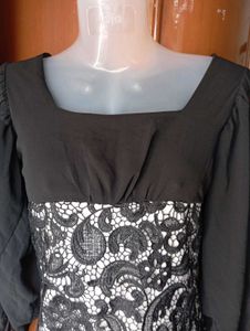 Chic Black &amp; Lace Top