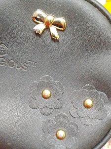 ROUND SLING BAG/ UNDER 500 COINS