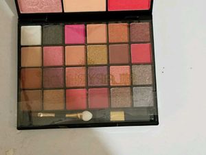 HILARYRAHODA&#39;S EYEKIT