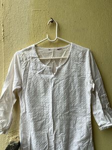 Beautiful 🤩 White Embroidered Kurta🤍