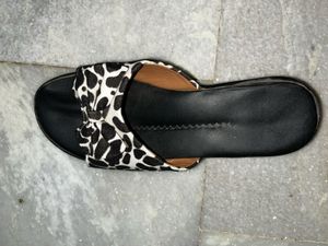 Chic Animal Print Slides