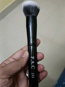 PAC 231 Foundation Brush