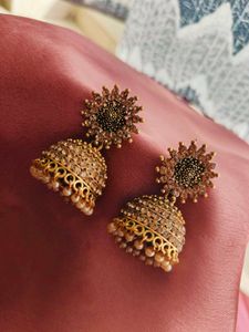 Golden Trendy Shiny jhumka