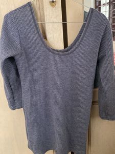 grey t shirt