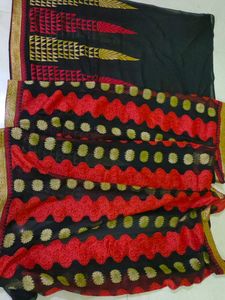 💥 Price Drop💥Black And Red Saree Only