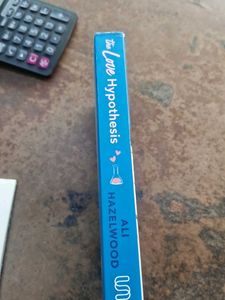The Love Hypothesis by Ali Hazelwood - TikTok Sens