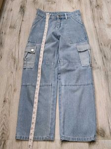 Ma1360 Sabrin cargo jeans waist 26 inches