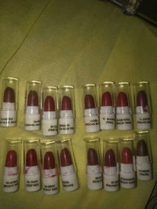Set Of 16 Mini Lipstick Lot