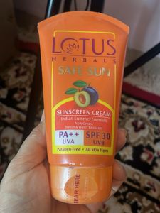 Lotus Herbals Safe Sun SPF 30