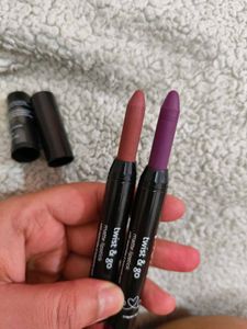 💜🤎Combo Of Plum Twist & Go Matte Lipsticks