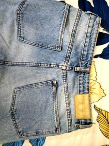 trendy jeans for  women straight fit