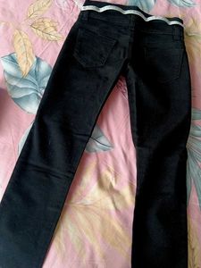 New Ultrablack Straight Jean