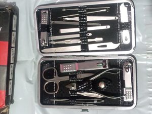 16 Piece Menicure Pedicure Kit