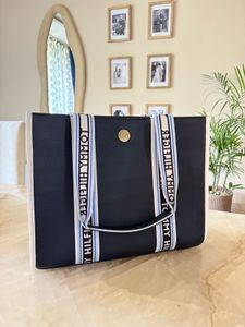 Tommy Hilfiger Solid Tote Bag