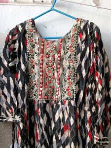 Embroidered Patterned Kurta