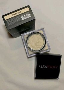 Huda Beauty Compact