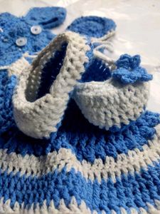 New Woolen Crochet Frock And Shoes For Baby Girl