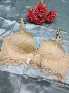Lace Detail Push-Up Bra