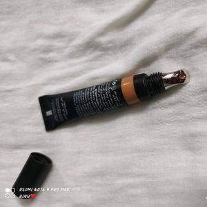 Huda Beauty Concealer