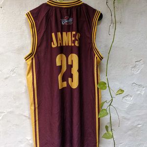 Nike Basketball Cleveland James 23 Jersey