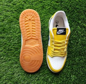 Nike Low Top Sneakers - Yellow/Blue