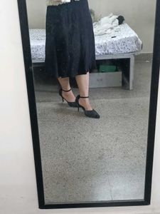 Elegant Black kitten toe heels