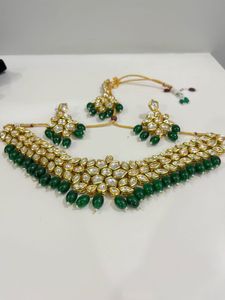 Pure Kundan Set With Free Studs