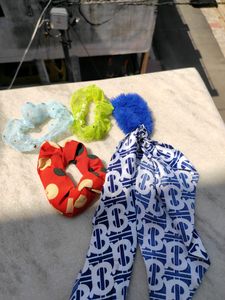 Set Of 4 Scrunchies