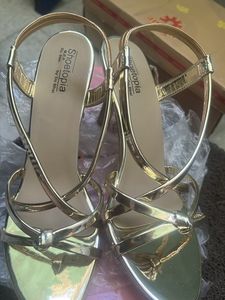 Shoetopia Golden Heels