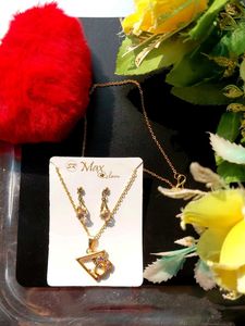 Elegant Necklace Set