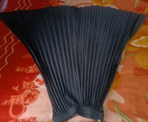 Women Printed Pleated Black Skirt