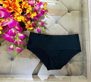 Black Seamless Stuff Penty