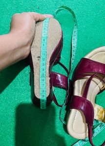 Burgundy heels 5.5-7.5 years