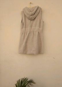 Hooded Sleeveless Coat