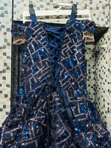 Ballon Navy Blue Gown