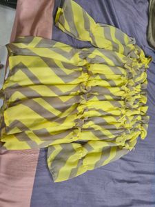 Top Which Can Be Worn Offshoulder And On Shoulder
