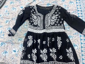 Embroidered Black chikankari kurti
