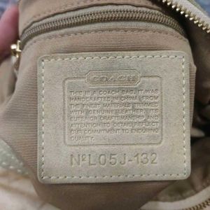 Coach ( Authentic)