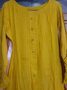 Emboides Kurta With Beads On Sleeves
