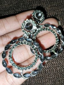 Grey Earing